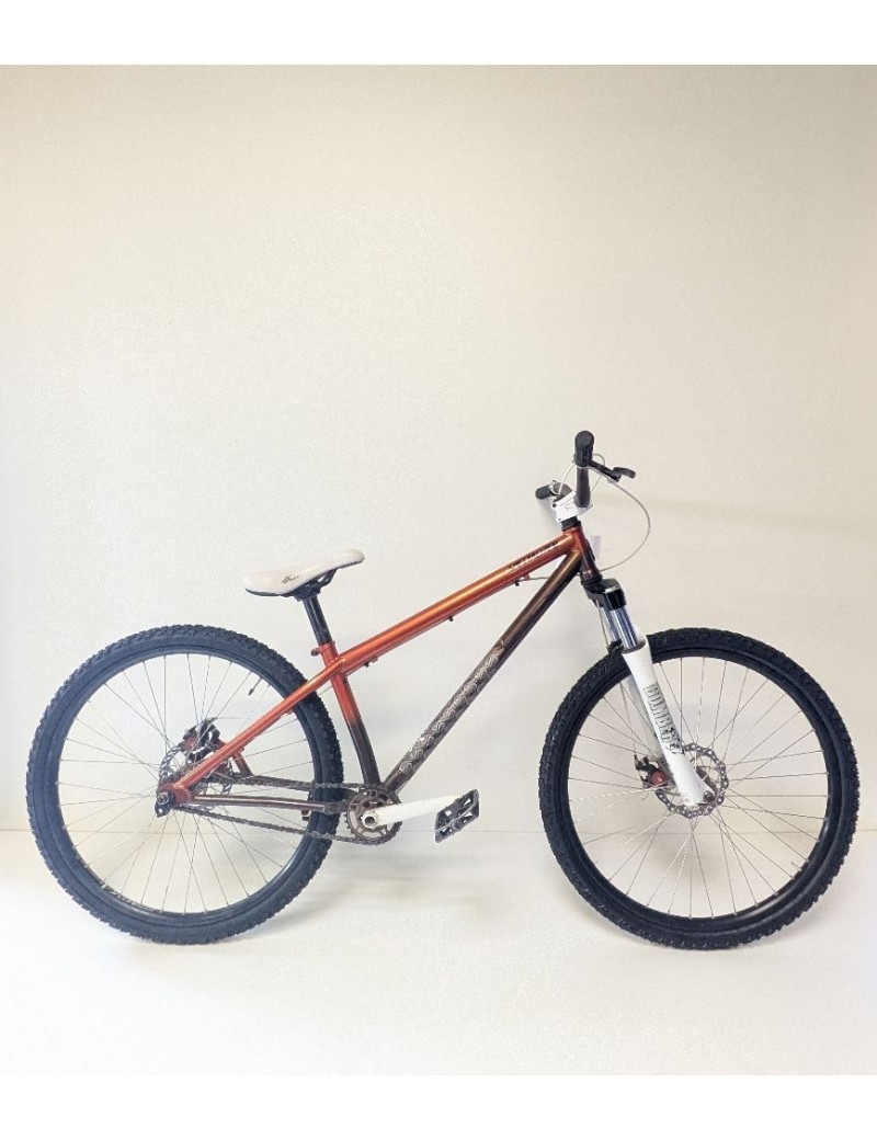 DIRT SPECIALIZED JUMP P26 TAILLE L  | Troc Sport